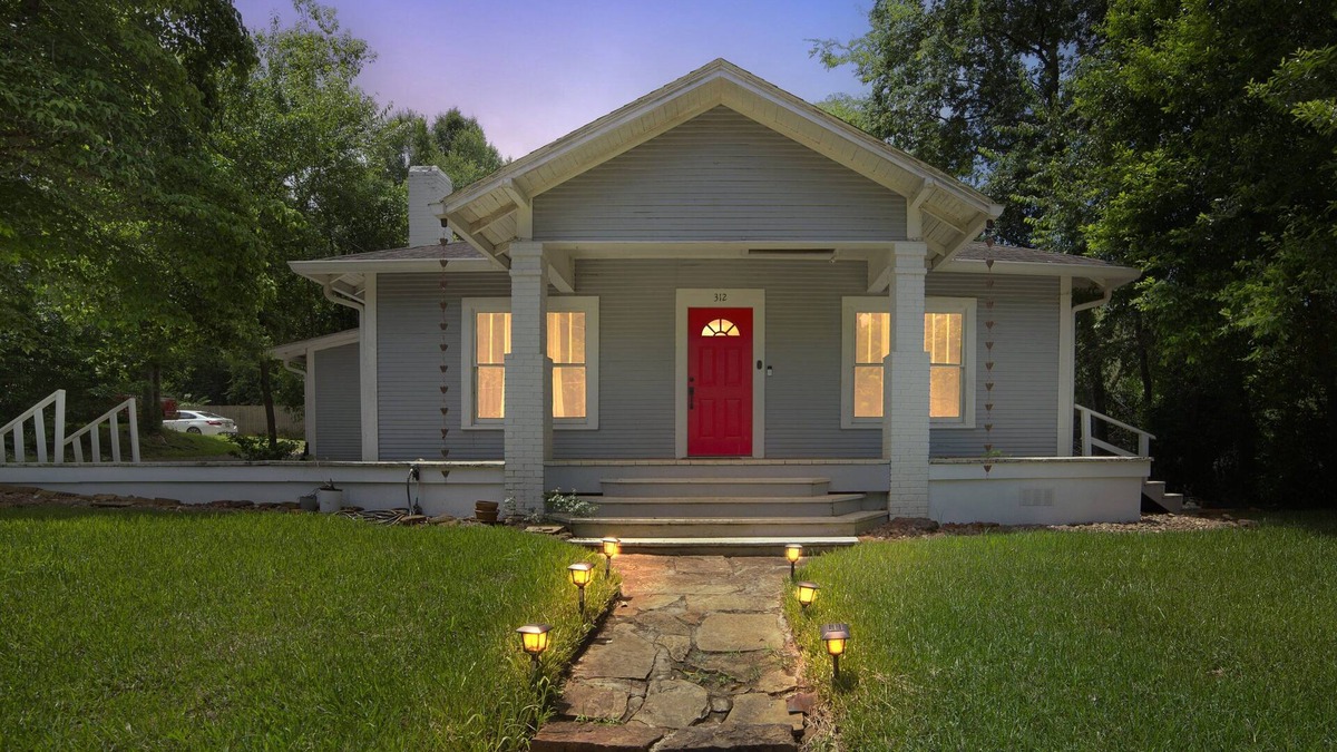 Nacogdoches House | NEW! Magnolia House Walk to Festival Park
