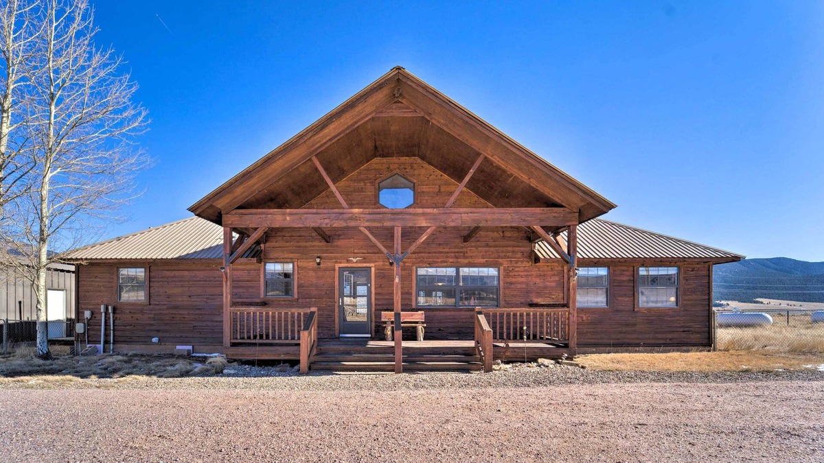 Eagle Nest House | New Mexico Cabin Hideaway w/Eagle Nest Lake Views