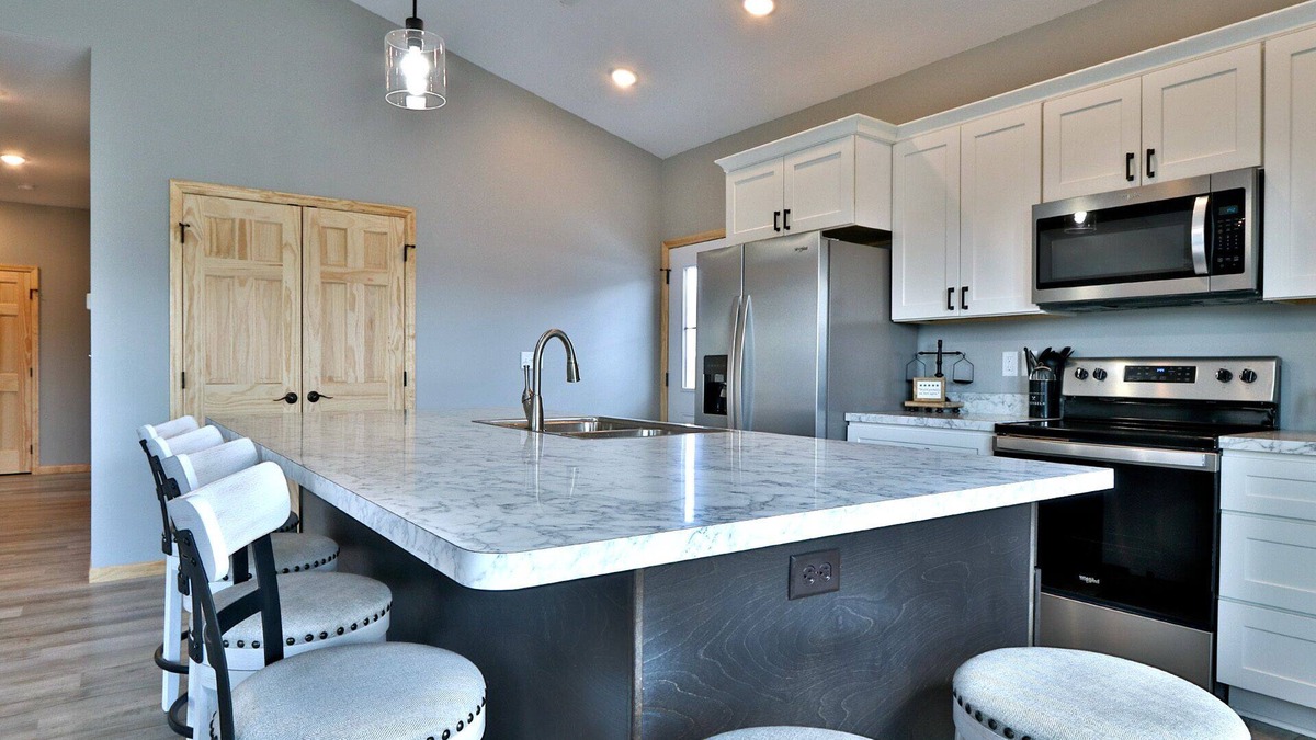 Milford House | New Milford Lake House