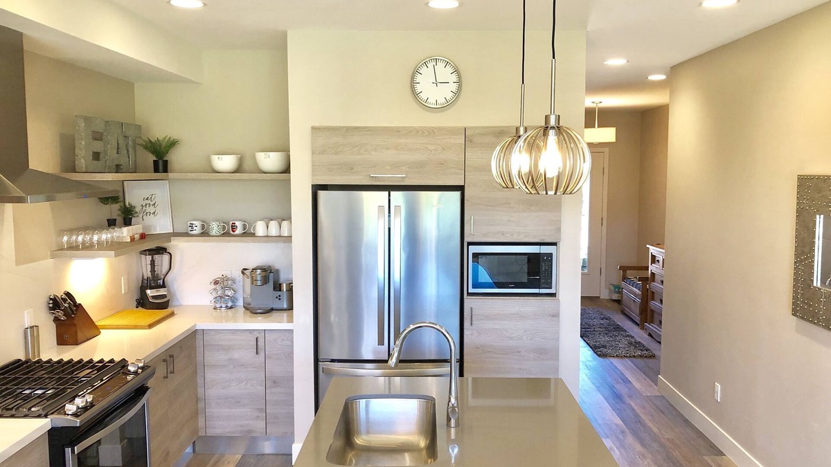 Gypsum House | NEW Modern 3 Story Townhouse with Mountain & Golf Course Views in Eagle County