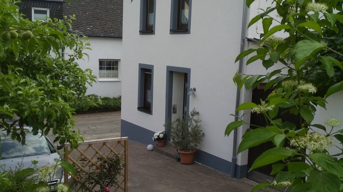 Minheim Apartment | New! Modern apartment "Am Rosenberg" for 2-4 people on the Middle Moselle