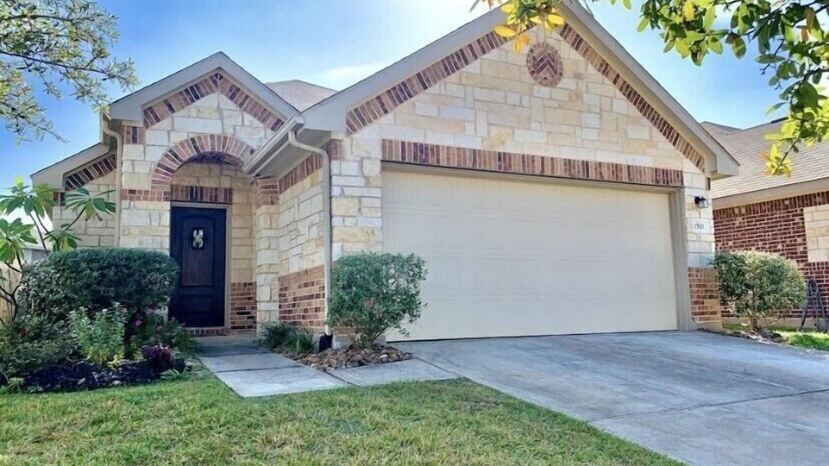 Houston House | New modern, beautiful 3BR,2BA home near IAH airport, Woodlands &Downtown Houston