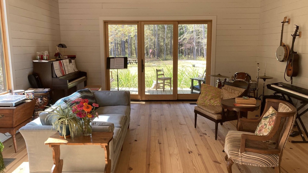 Oxford House | New Modern Cabin in peaceful setting with porches