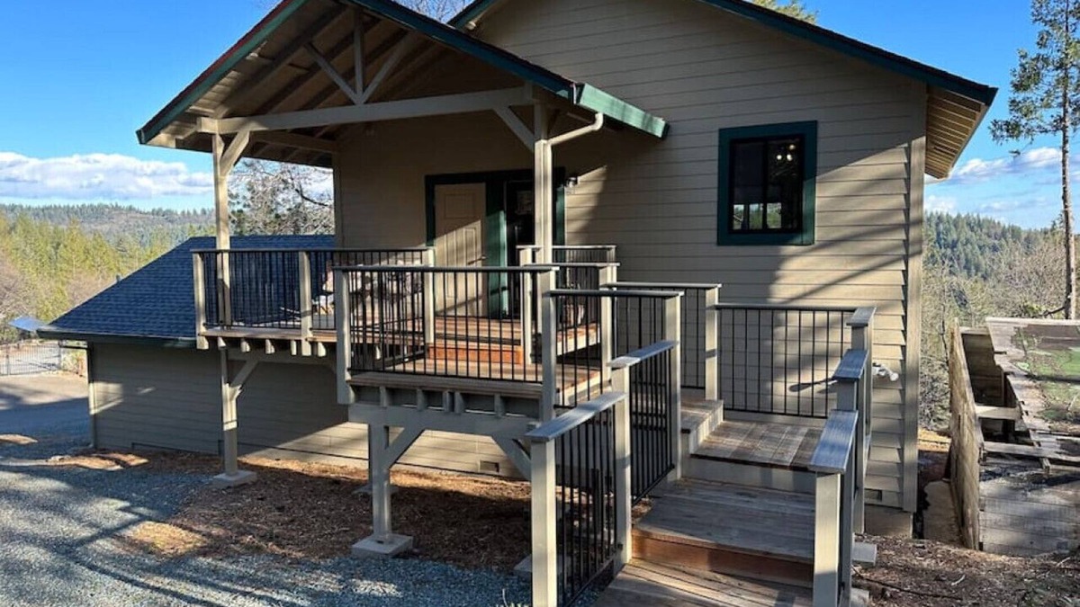 Apple Hill House | New Modern Home-Valley View-Central