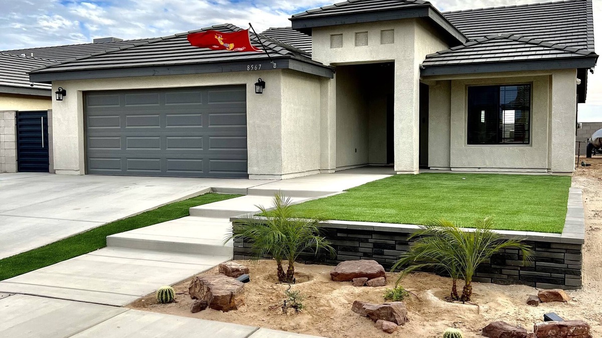 Yuma House | New Modern home w/RV access and Garage Access.