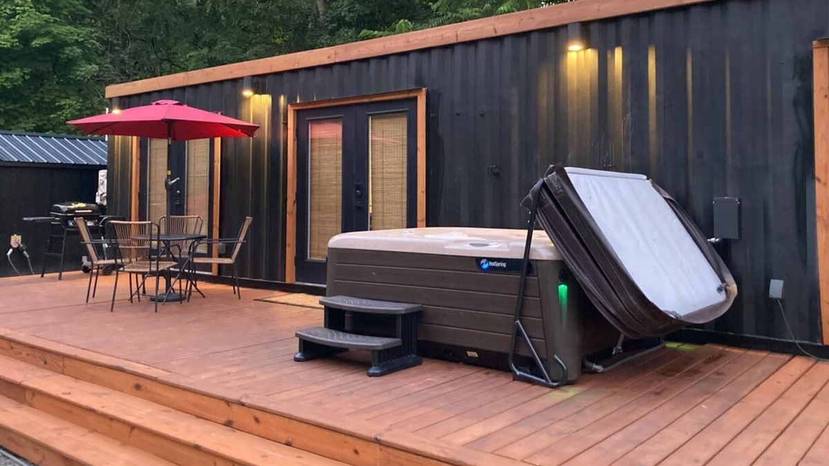McArthur Cabin | New Modern Shipping Container Home | Private Hot Tub | Hocking Hills