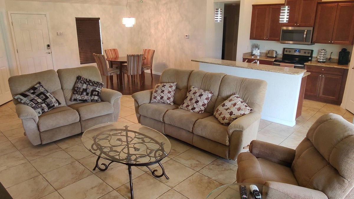 Westminister House | New Modern Vacation Home on a budget! Smart TV only. NO CABLE