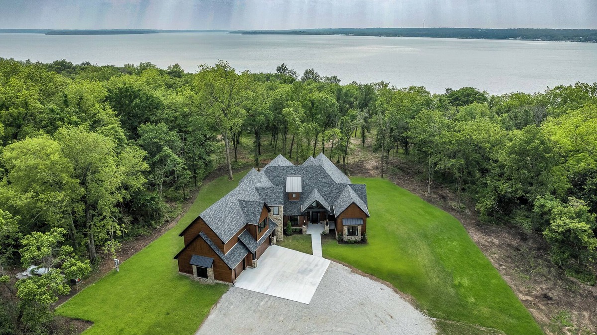 Afton House | New Monkey Island Modern Lodge Retreat w/Hot Tub!
