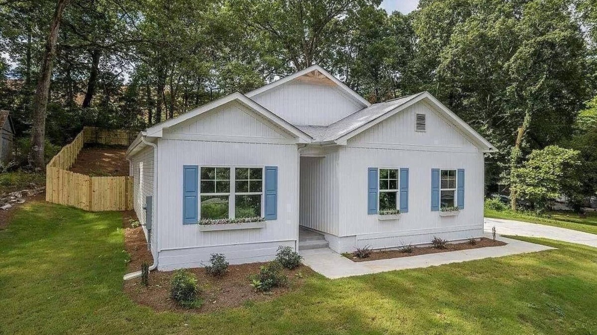 Emerson House | New pet-friendly home less than a mile to LakePoint Sports Complex!