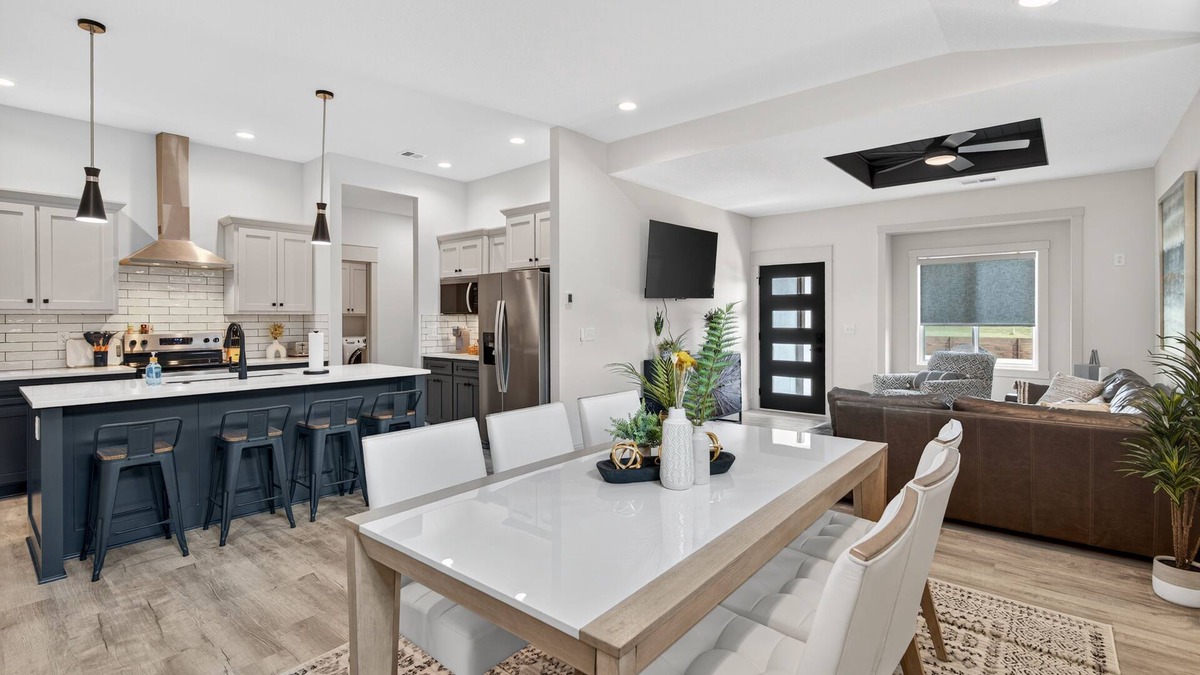 Lawrence House | NEW! Plush & Roomy - Perfect for All Ages near KU & KC