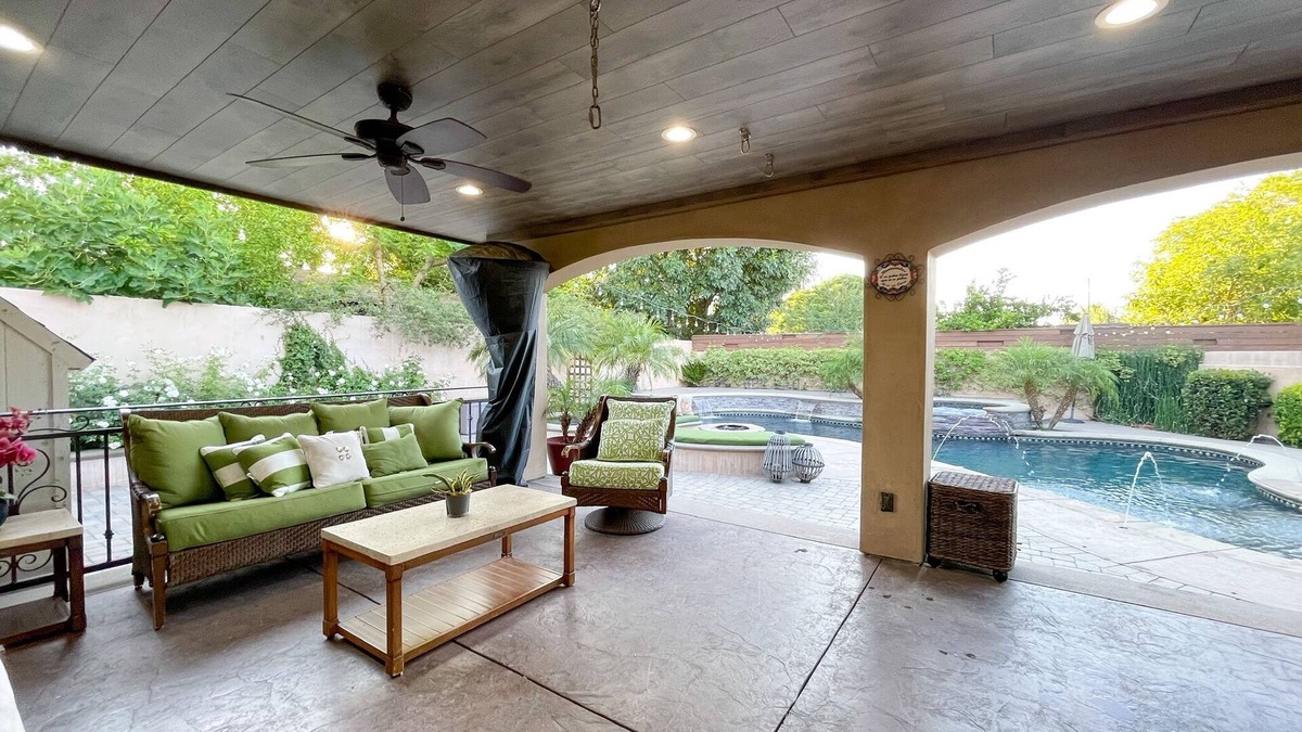 Sylmar House | New Pool Home w/Firepit and Outdoor Kitchen minutes from Universal and Six Flags