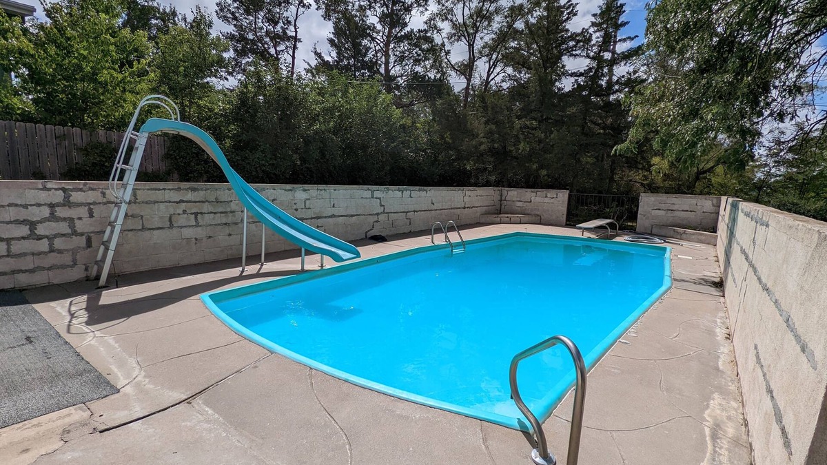 Ogallala House | NEW! Pool House at Lake Mac