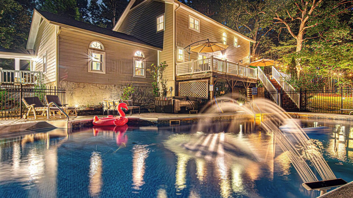 Royal Pines House | NEW! Pool, Sauna, Hot Tub, Fire Pit Games, Near Lake Julian + South of Asheville