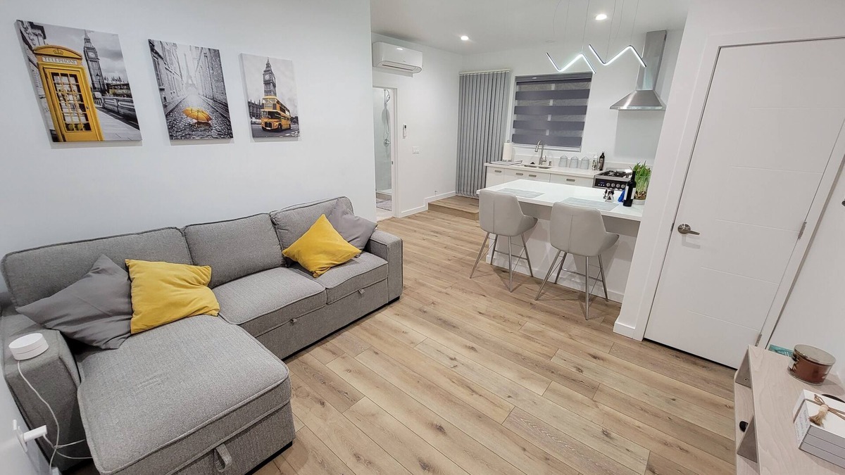 West Hills House | New private 1 bedroom Guest House