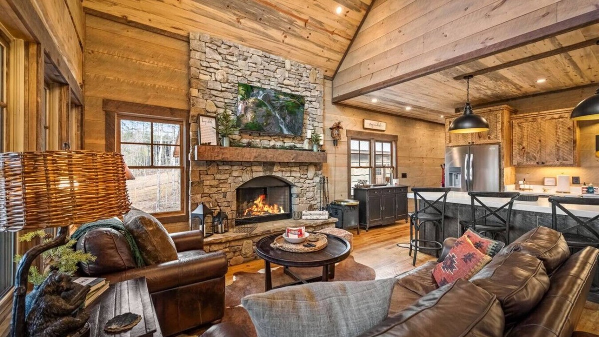 Cashes Valley Cabin | New! Private 3BR cabin*MTN views*Game Room*Firepit