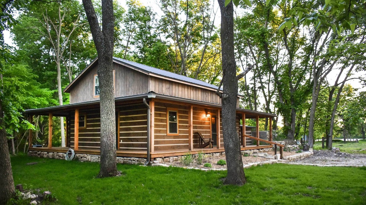 Elmdale Cabin | NEW! Private Chase County Cottage on Middle Creek!