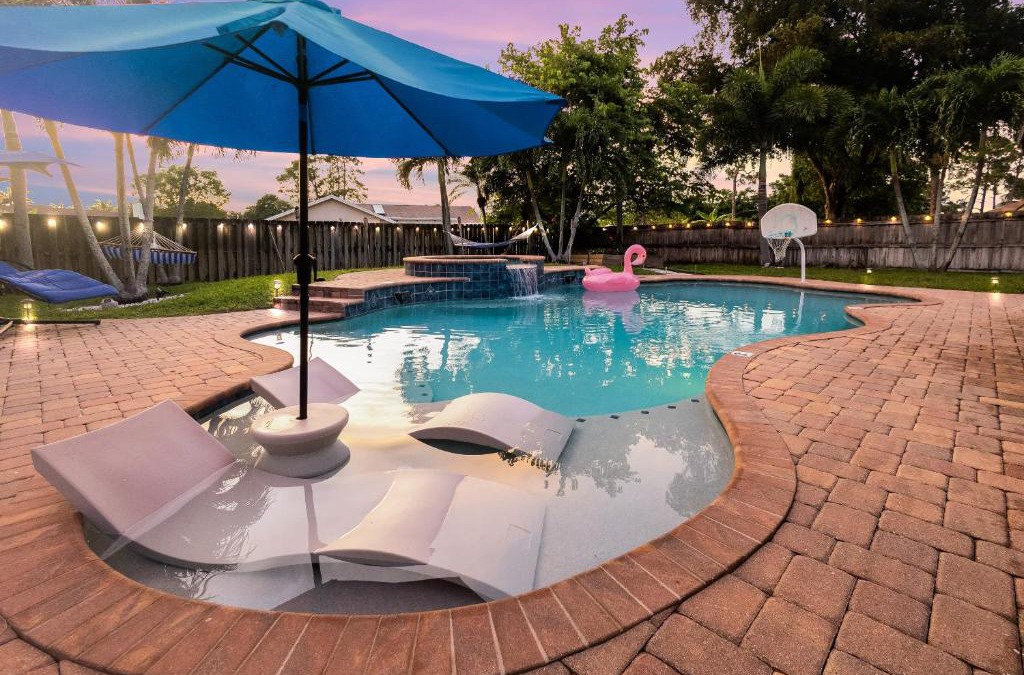 Royal Palm Beach Villa | New Regal Manor Paradise Dreamy Heated Pool Spa