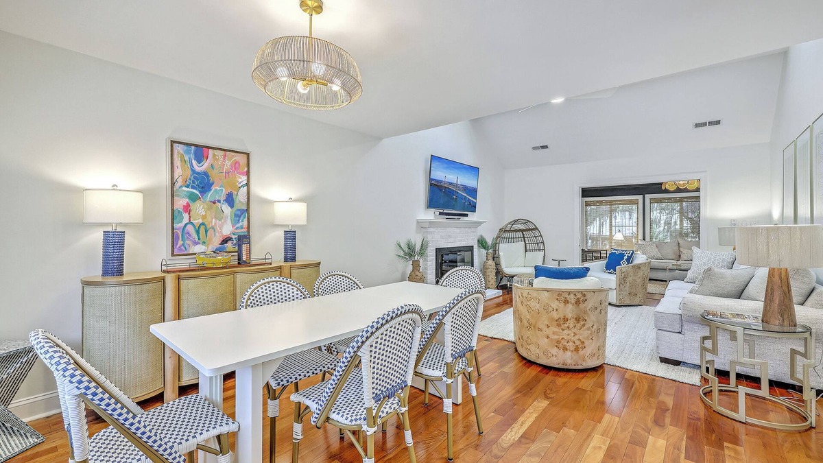 Tarpon Pond Cottage | New. Relaxing Refined Aesthetic Cottage Near Beach