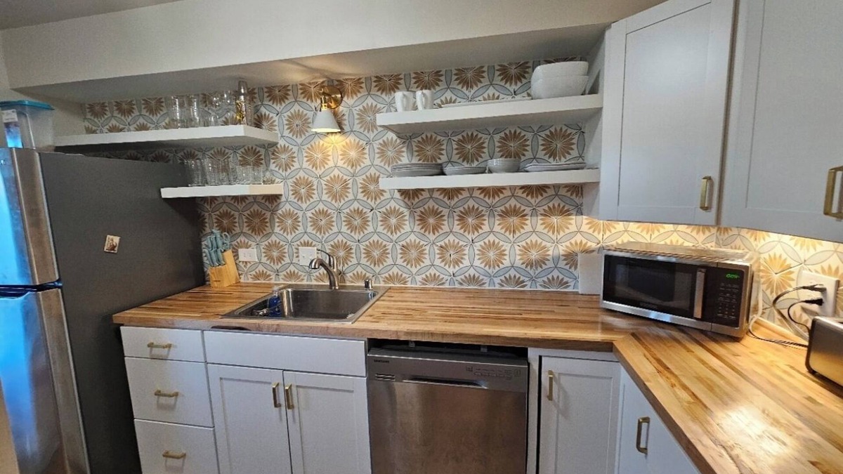 Santa Fe Condo | New Renovation 1.2 Mile to The Plaza. Pet Friendly with Fenced Yard!