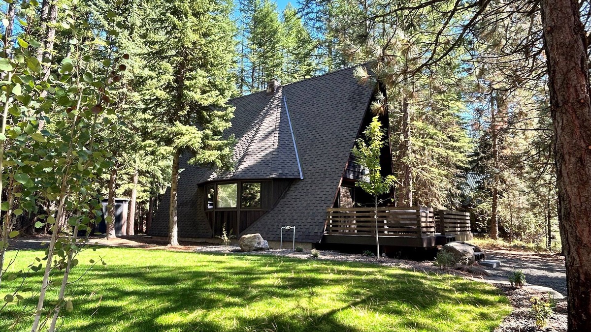 McCall House | New! River Cabin A-Frame-Remodeled A-Frame on the river, walk to town, lake & dining