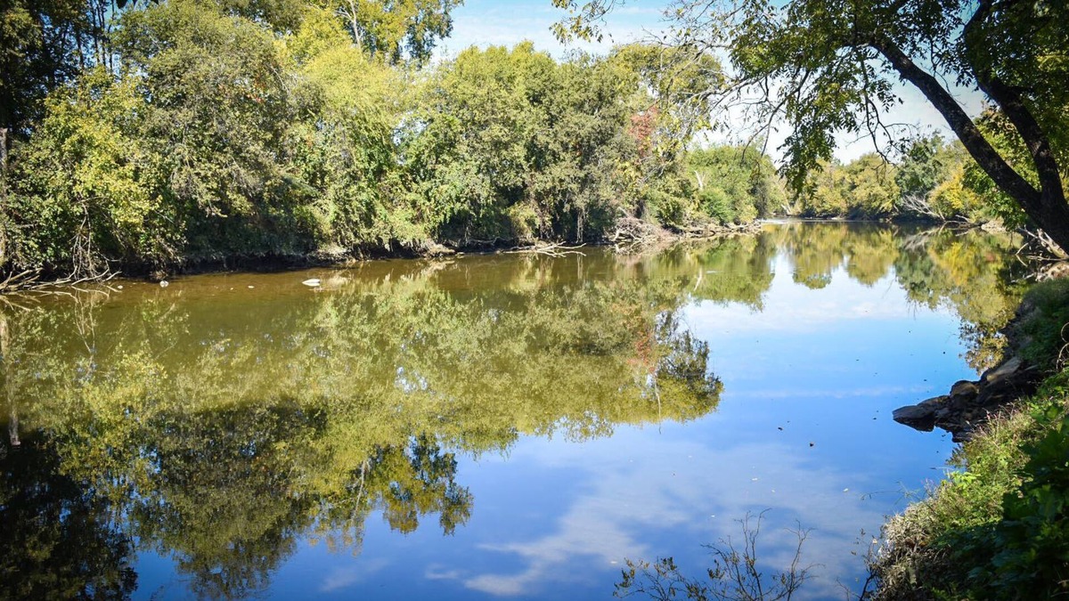 Sevierville House | New! River Retreat! Spacious home on the Little Pigeon River!