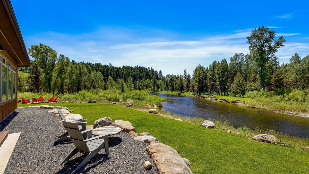McCall House | New! Rivers Bend - Riverfront - Clubhouse w/gym, sauna, pool, hot tub