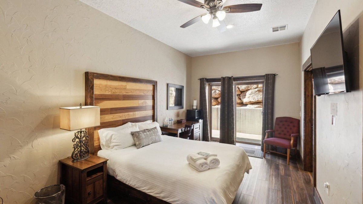Hildale Apartment | NEW! Room 15 - Monument Valley by Zion Cliff Lodge
