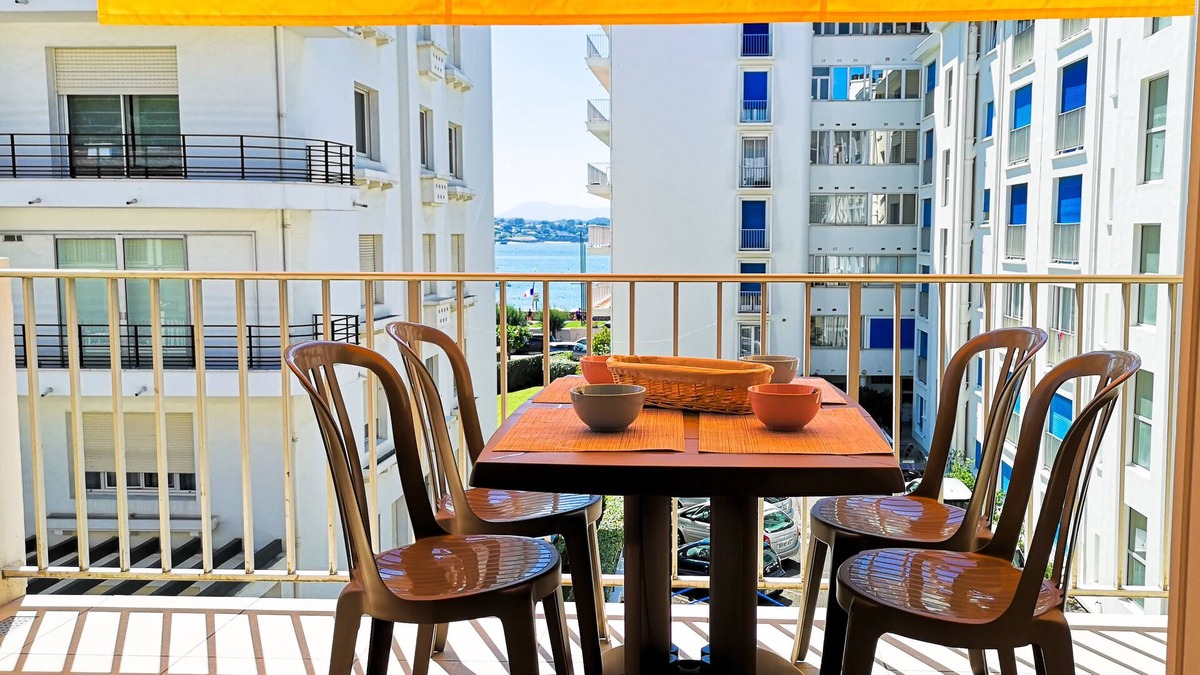 Saint-Jean-de-Luz Apartment | New: Saint Jean de Luz T3 sea view, beach and city center on foot