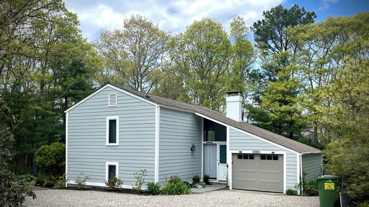 Mashpee House | New Seabury Home, private yard, great location
