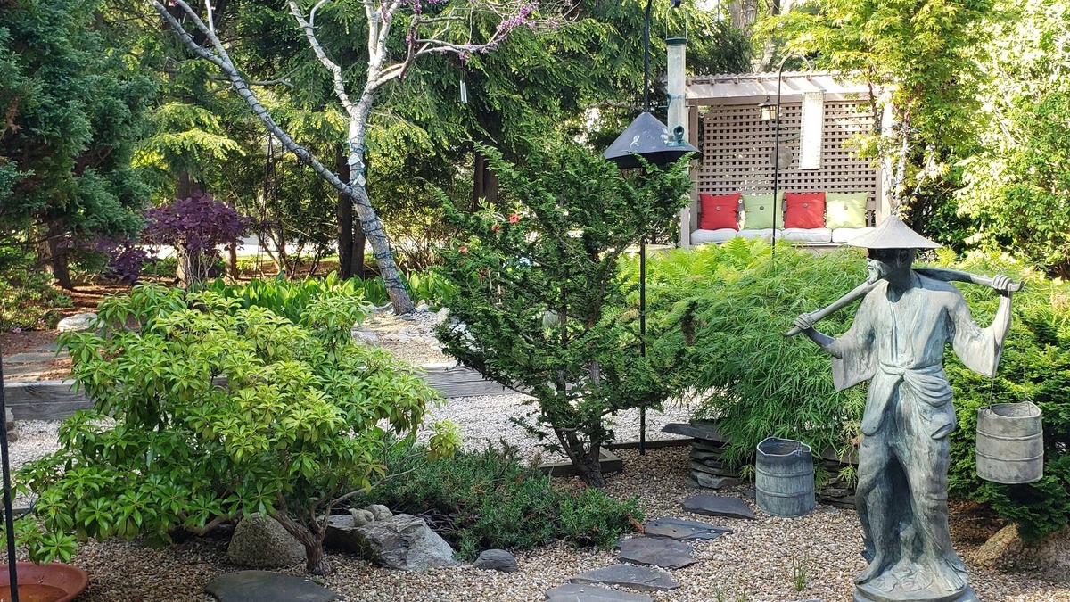 Summersea House | New Seabury Retreat. Butchart Gardens' Inspired Garden (Victoria BC,)