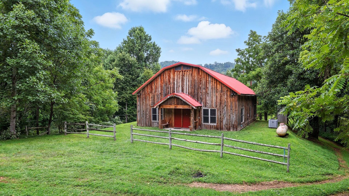 Butler House | NEW! Secluded Mountain Retreat with Stunning Views