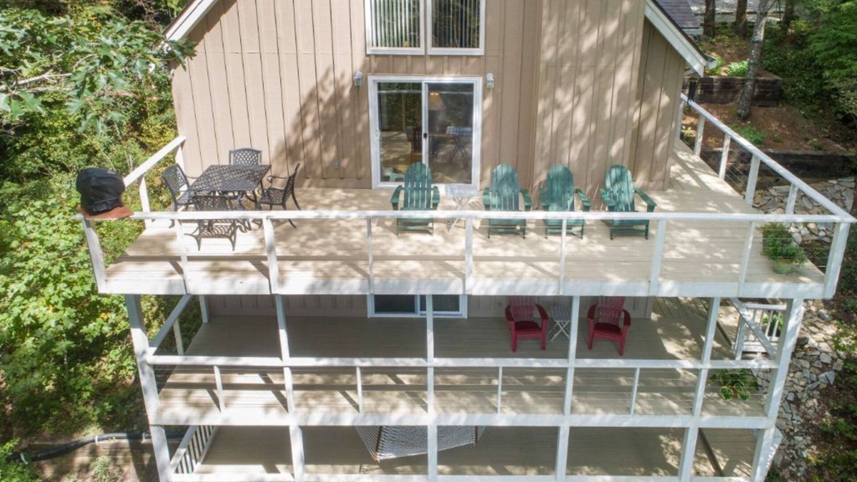 Highlands Hills House | New Secluded Mountain Cottage- close to DT, Apple Lake, Hiking, ETC