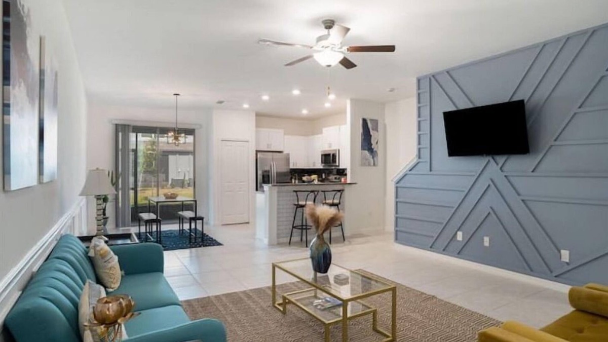 Balm House | NEW Sleek Riverview Townhome 3BR/3BTH Sleeps 6