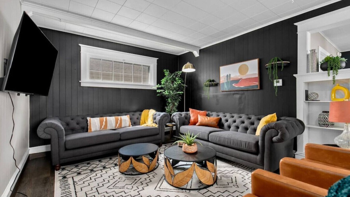 Oshkosh House | NEW! Sleeps 13! Convenient&Close