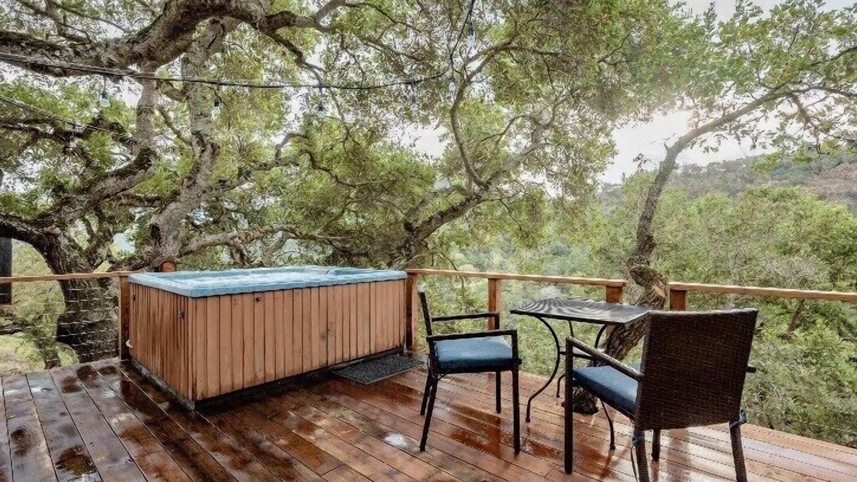 Carmel Valley House | New! Soak in a Hot Tub at this Romantic Tree House Surrounded by Trees