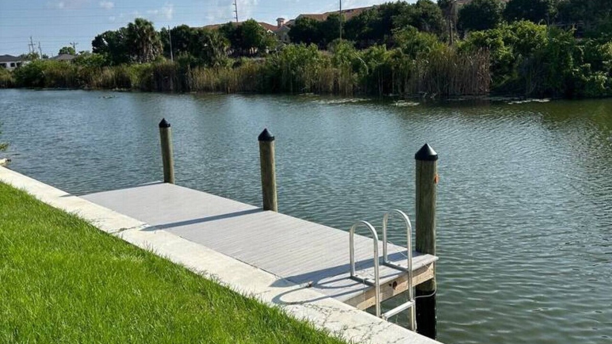 Diplomat House | New Spacious Home w/Heated Saltwater Pool & Private Pier!