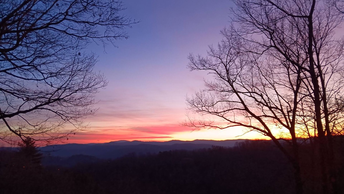 Rosman House | NEW! Spectacular mountain views, waterfalls, hike, bike, kayak at your doorstep!