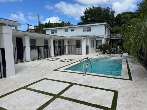 El Cid Apartment | New Studio Apartment w Kitchen - A