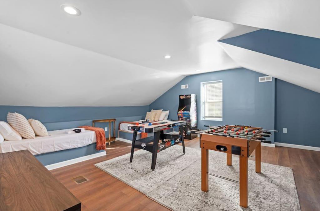 Pittsburgh House | NEW! Stunning 4bd, near stadium, hottub, Mini golf