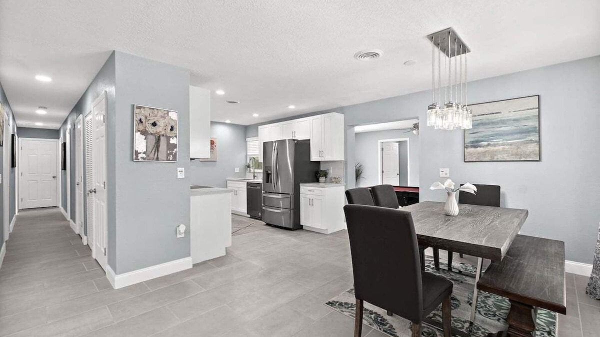 Bowe Gardens House | NEW! Stunning 5/3 Home/w Pool table & Seablue Pool