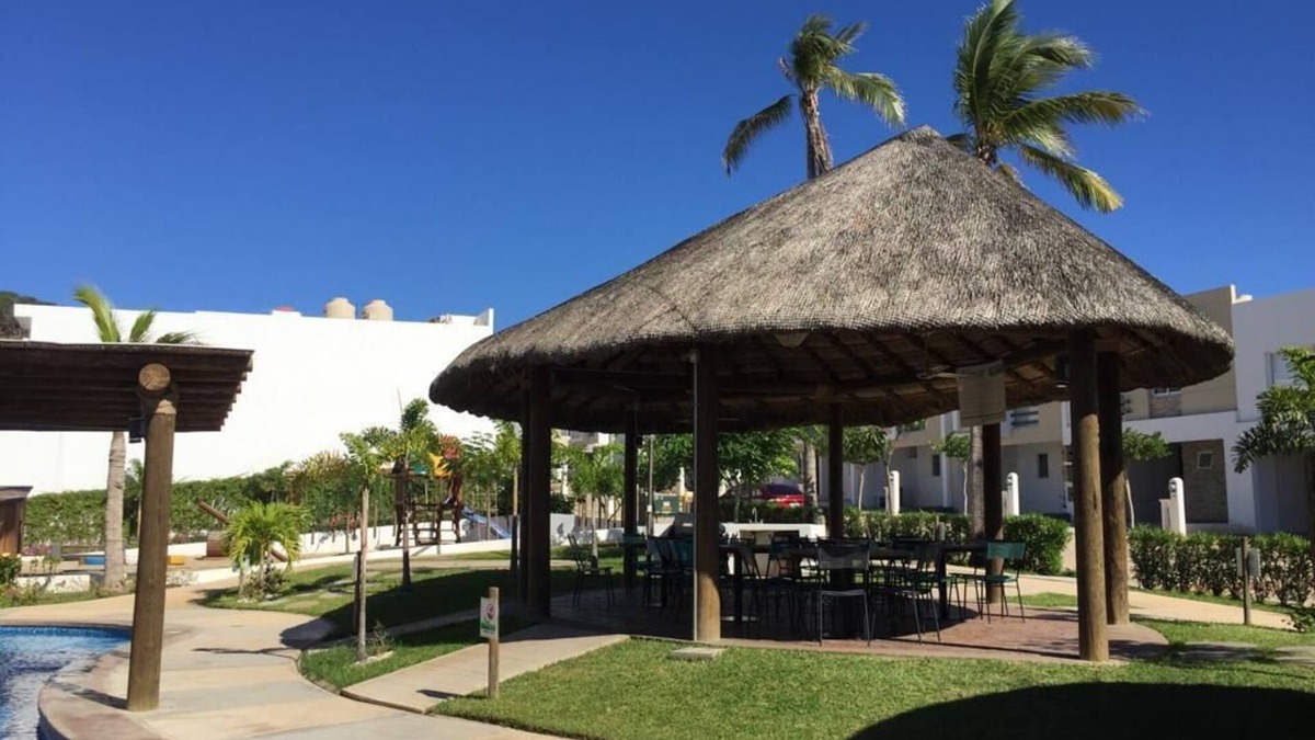 Cerritos House | New, Stunning, Beautiful Decorated, Spacious House - 5min walk to the beach