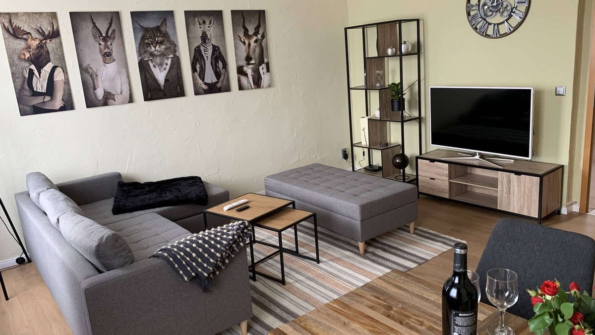 Cottbus Apartment | New! Stylish city apartment *Netflix,parking lot,close to BHF*