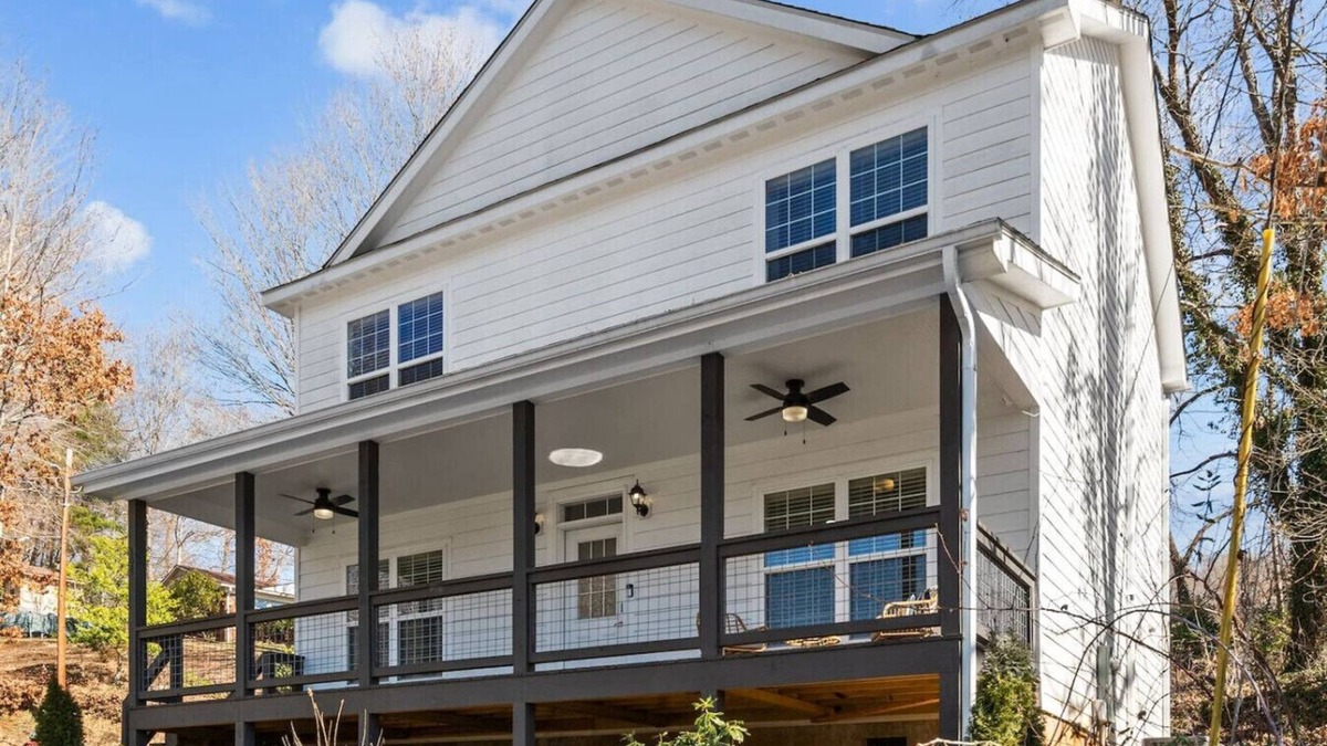 Waynesville House | New Stylish House with Modern Amenities + Hot Tub