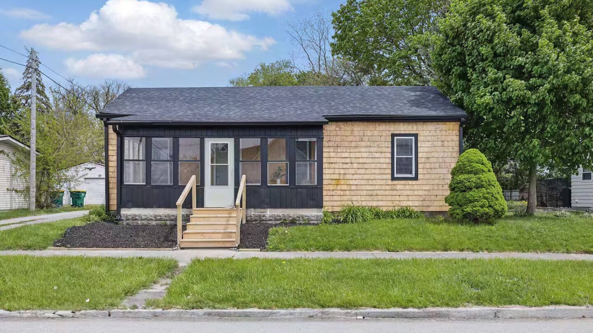 Lebanon House | New Stylish Lebanon IN. Beauty - Family-Friendly