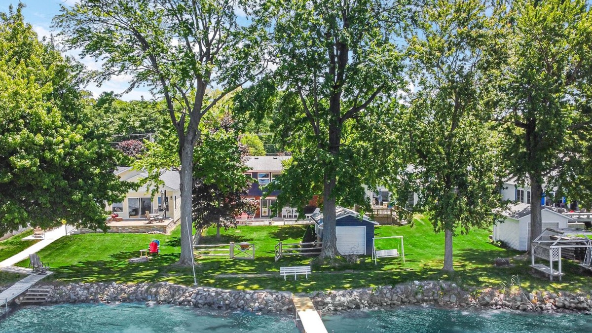 Bass Lake House | New! Sunset Shores: Lakefront home with private pier/huge fenced yard!n