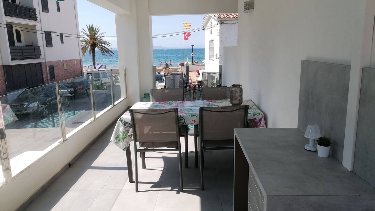 Santa Margarida Apartment | New T3 "sea" apartment with terrace
