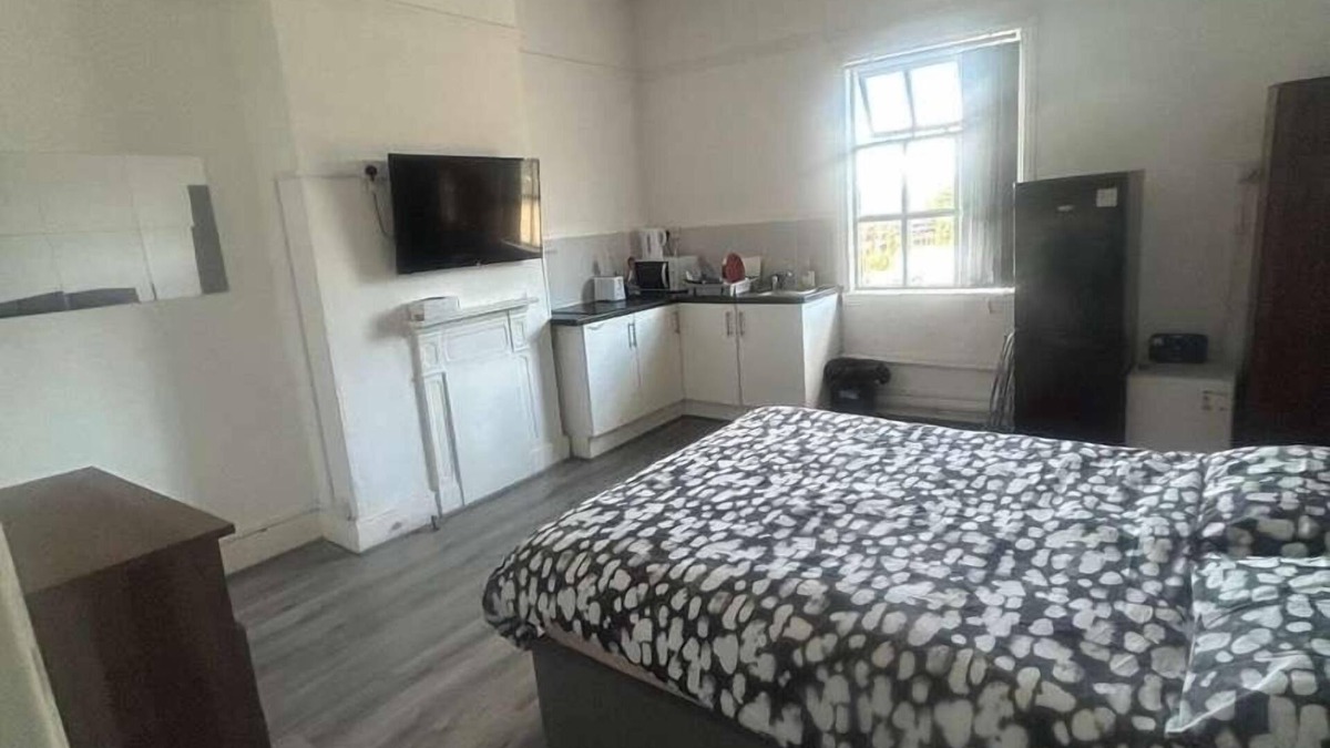Smethwick Apartment | New Talbot Guest House