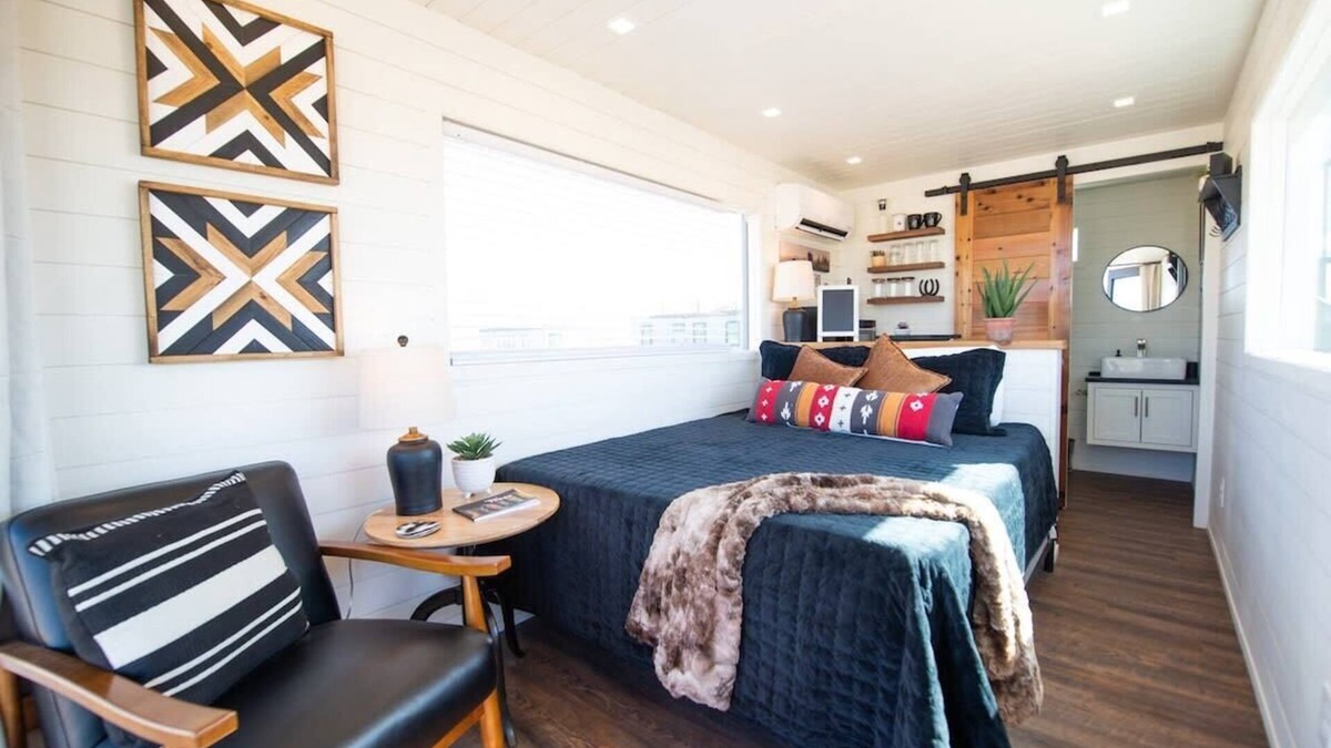 Alpine House | New! The Buffalo-Shipping Container in Alpine