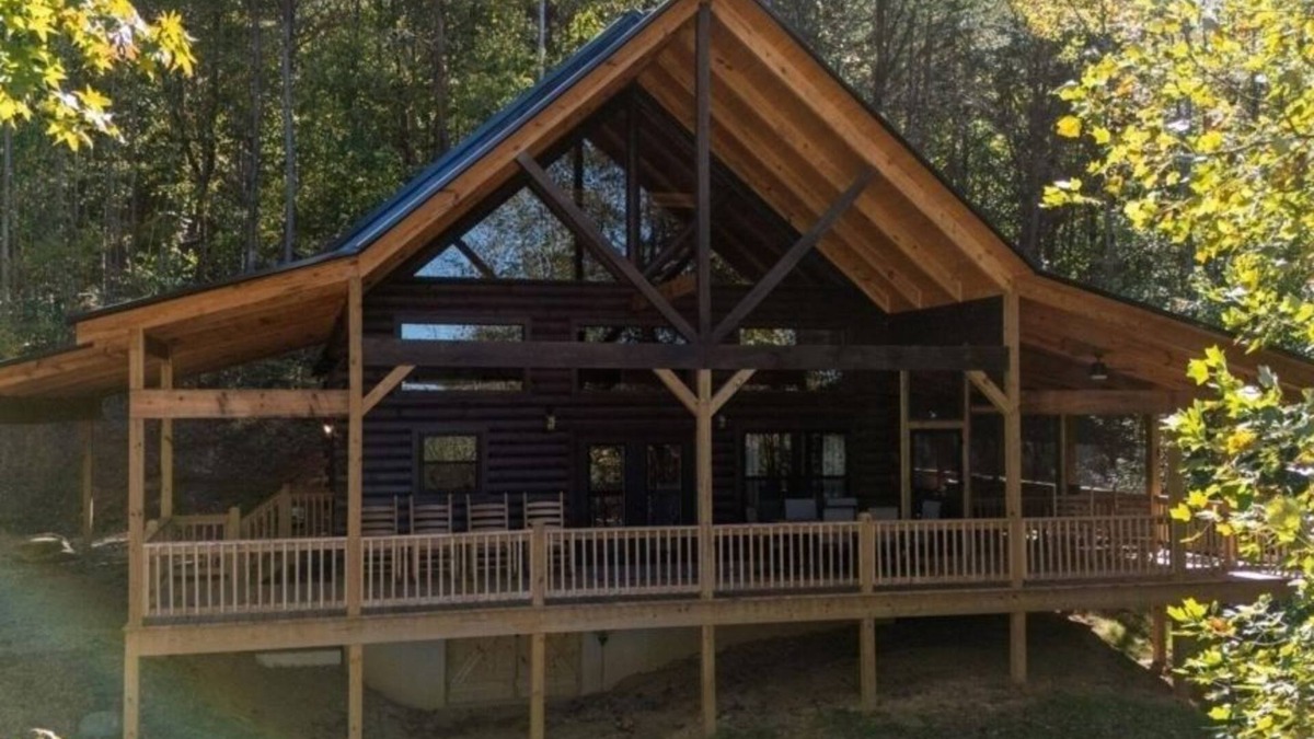 Tellico Plains House | NEW! The Great Escape - 2 BR, 2.5 Baths, Sleeps 12 by RedAwning