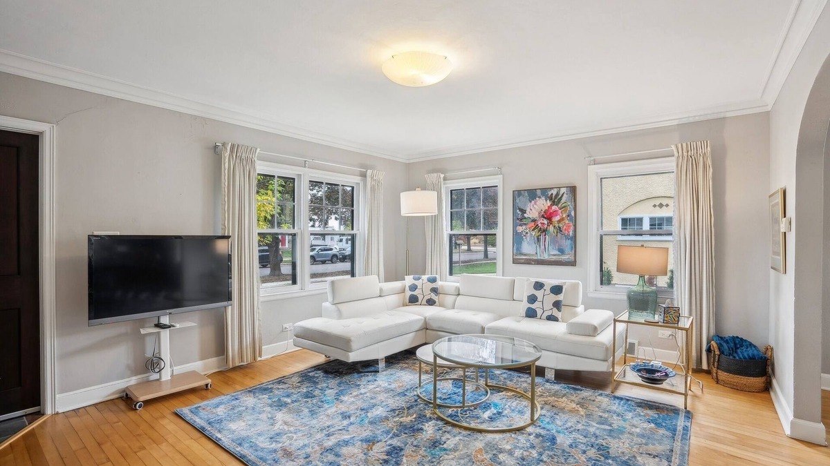 Eau Claire Condo | NEW! The McKinley House (3-Bedroom Condo)